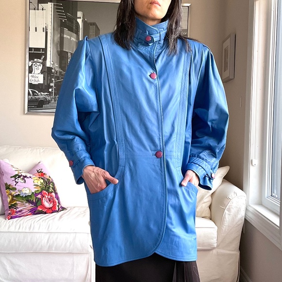 Vintage periwinkle blue leather batwing jacket - Picture 2 of 16